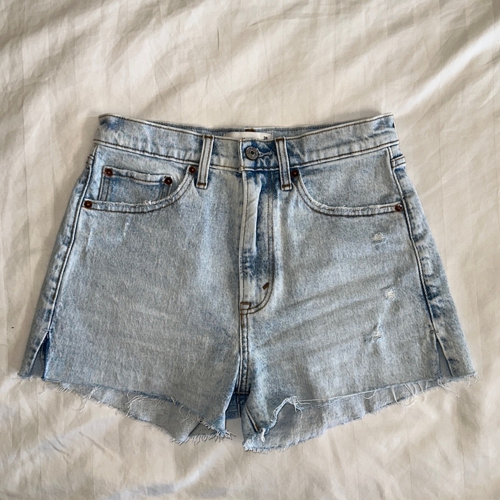 NWOT Abercrombie & Fitch high waist denim raw hem shorts